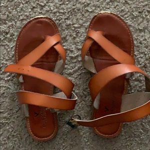 Wrap up leather sandals